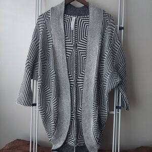 Aeropostale Black and White Geometric Cardigan